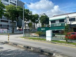 Lauw & Sons Garden (D20), Retail #582815311